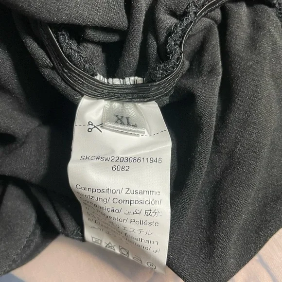 Black Hands Print Tank Top Women's Clothing
New - Picture 7 of 8